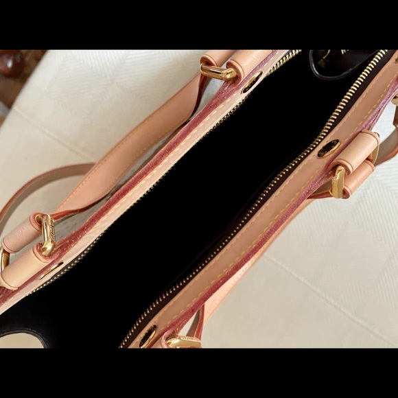 LOUIS VUITTON Amarante Monogram Vernis Brea MM - Picture 3 of 5